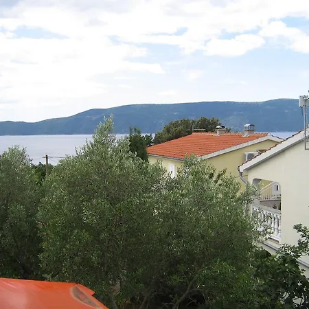 アパート Soldo Pinezići