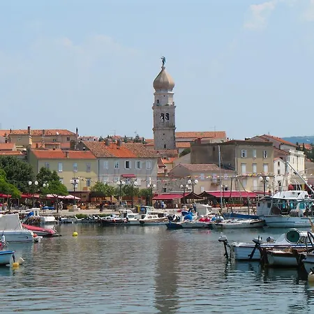 アパート Soldo Pinezići